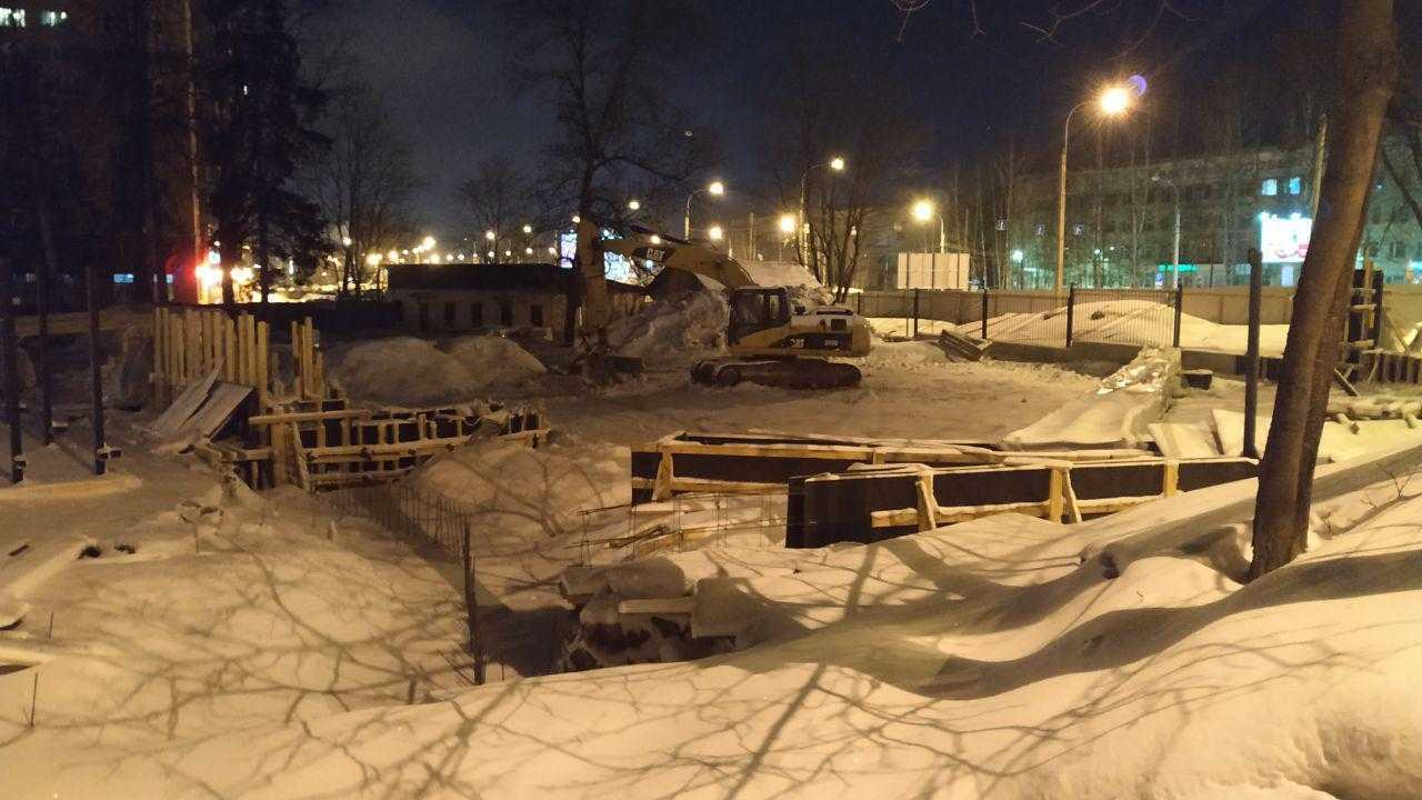 Площадка перед Домом Авиаторов